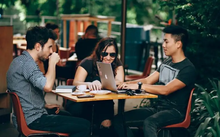 How to Have a Social Life in Recovery