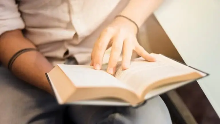 Strengthening Addiction Recovery Through Daily Scripture Reading