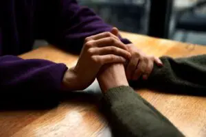 How to Help a Loved One Battling Alcohol Addiction How to Help a Loved One Battling Alcohol Addiction
